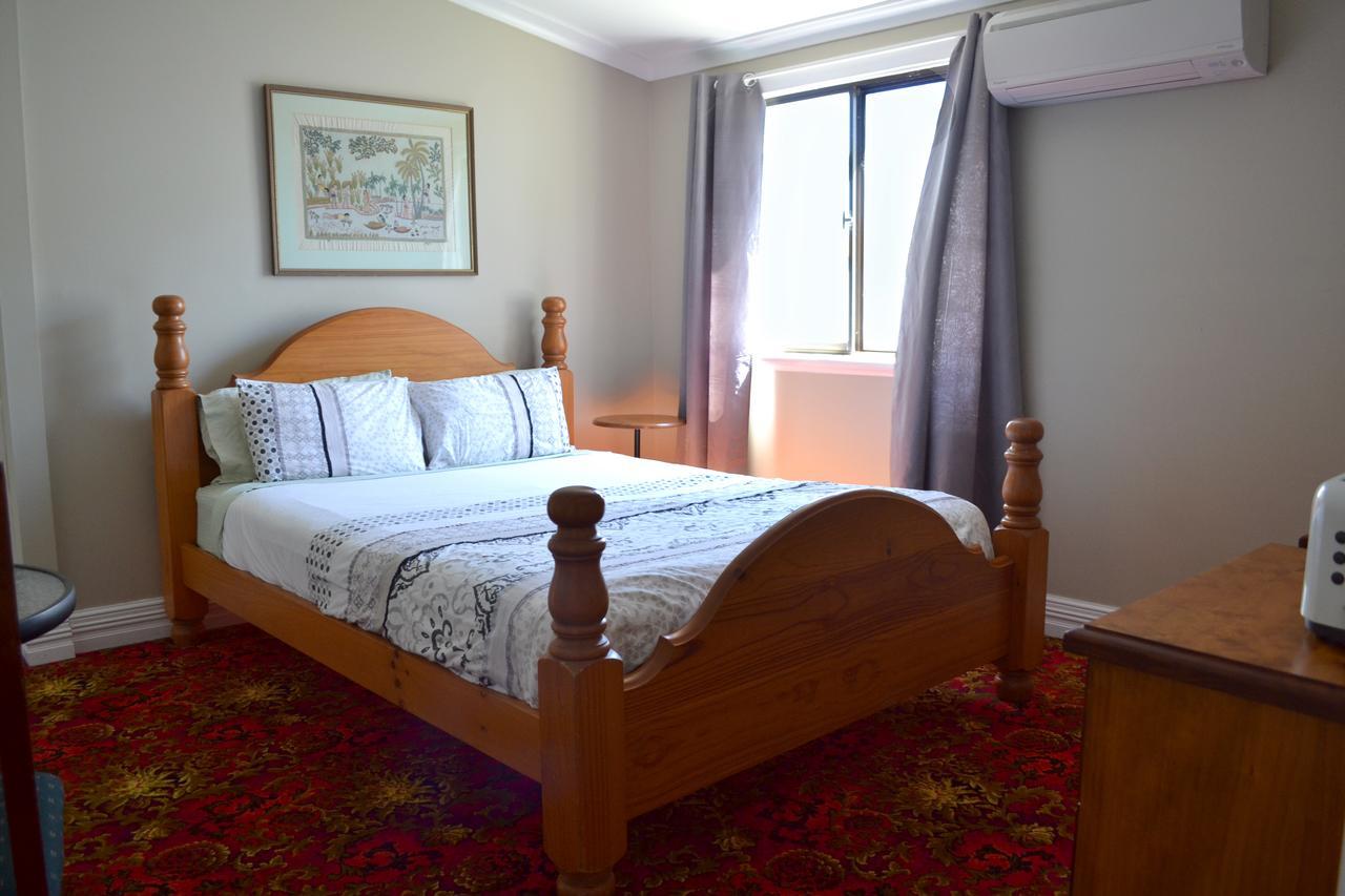 Ithaca 1896 Manor Busselton